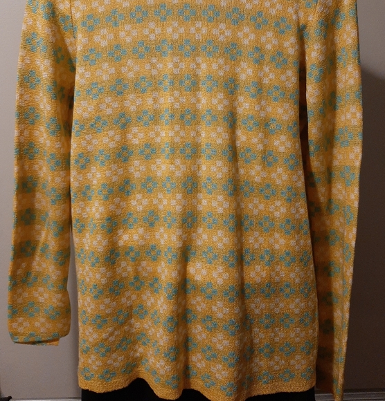 Oscar De La Renta sweater - Picture 2 of 3